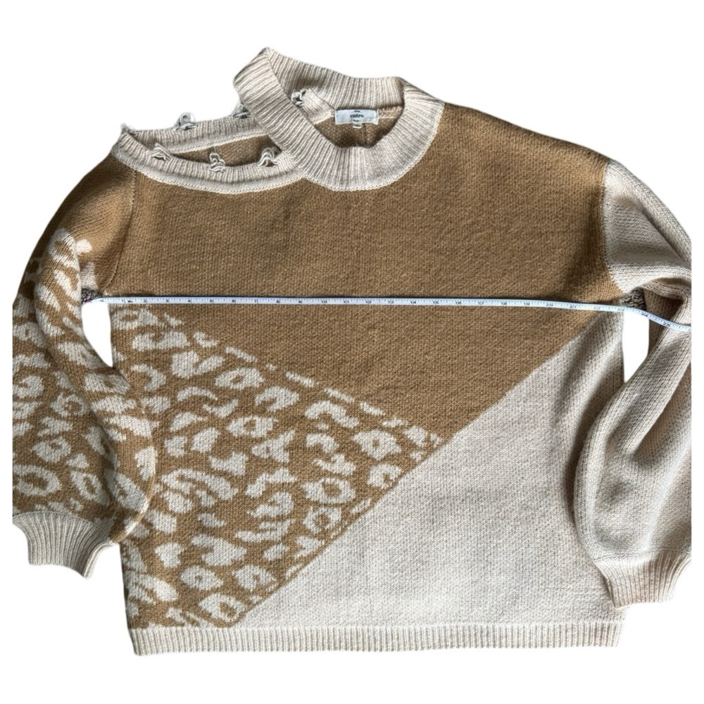 Entro Distressed Cold Shoulder Neutral leopard print oversized sweater - small - Picture 6 of 7